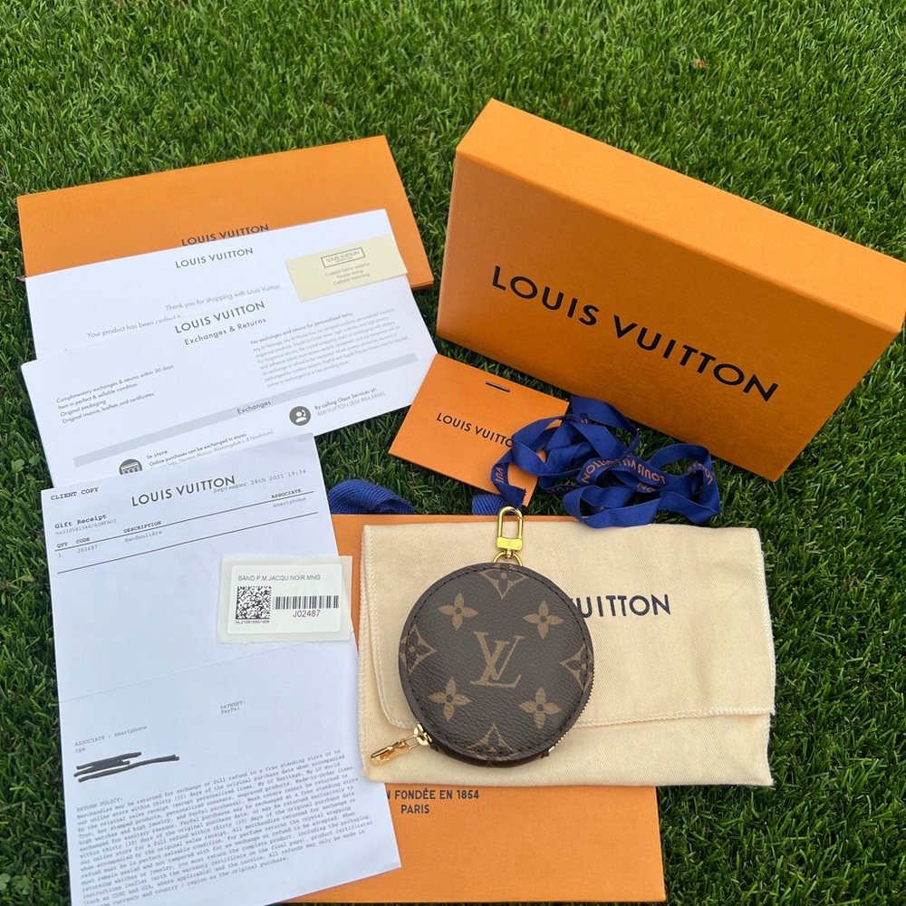 ❌SOLD❌NWT Louis Vuitton Round Coin Purse Monogram